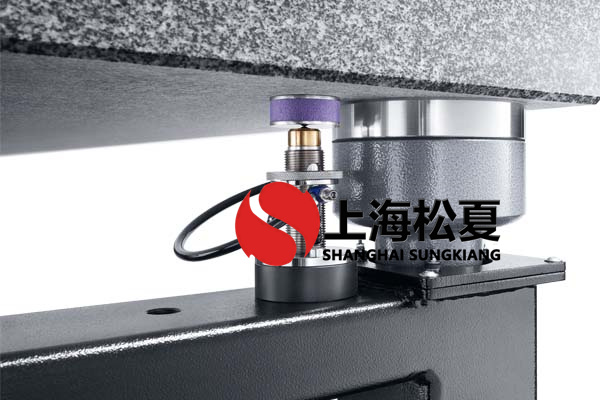 被動式空氣彈簧支撐架它具有操縱特性，其硬度隨負(fù)載而變化